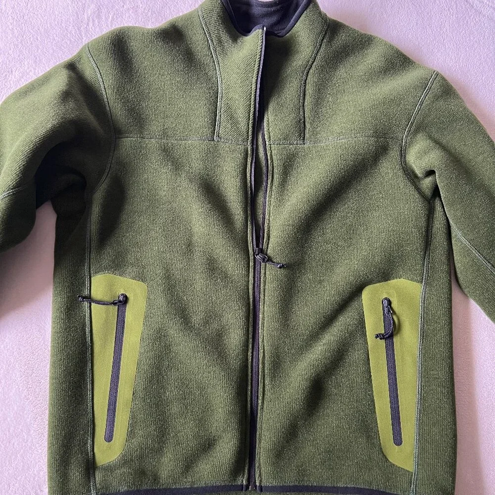 NWOT Arc'teryx Vintage 'Covert' full zip jacket size M in Green Bean - men's - Picture 2 of 9